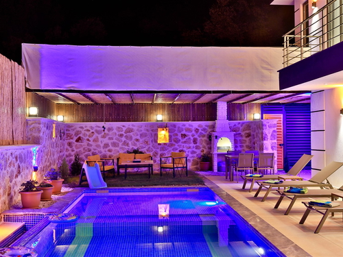  gece  -  Kasım
  | Kalkan Patara’da Jakuzili ve Korunaklı Özel Havuzlu Villa